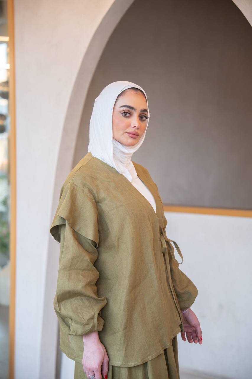 Skirt with blouse in olive color made of natural linen. C:J1040