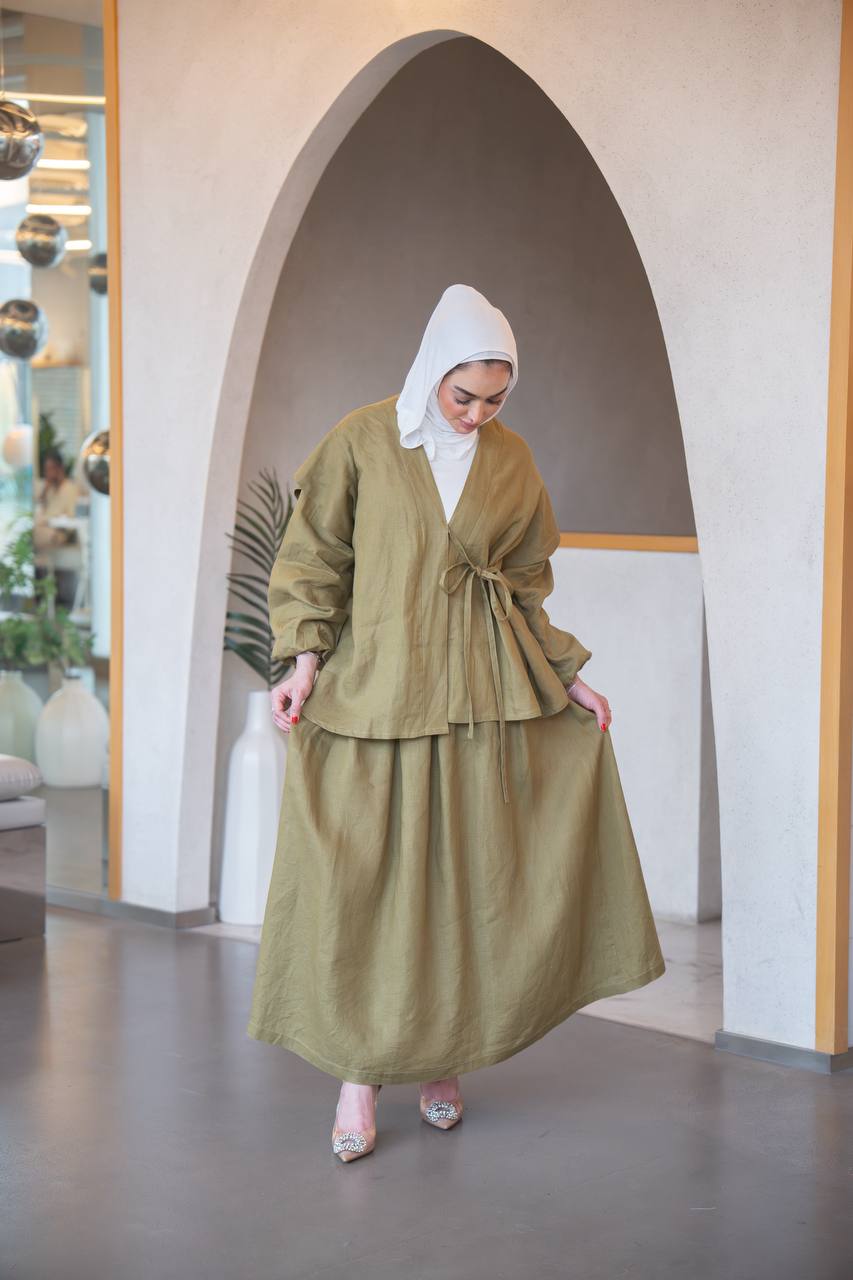 Skirt with blouse in olive color made of natural linen. C:J1040