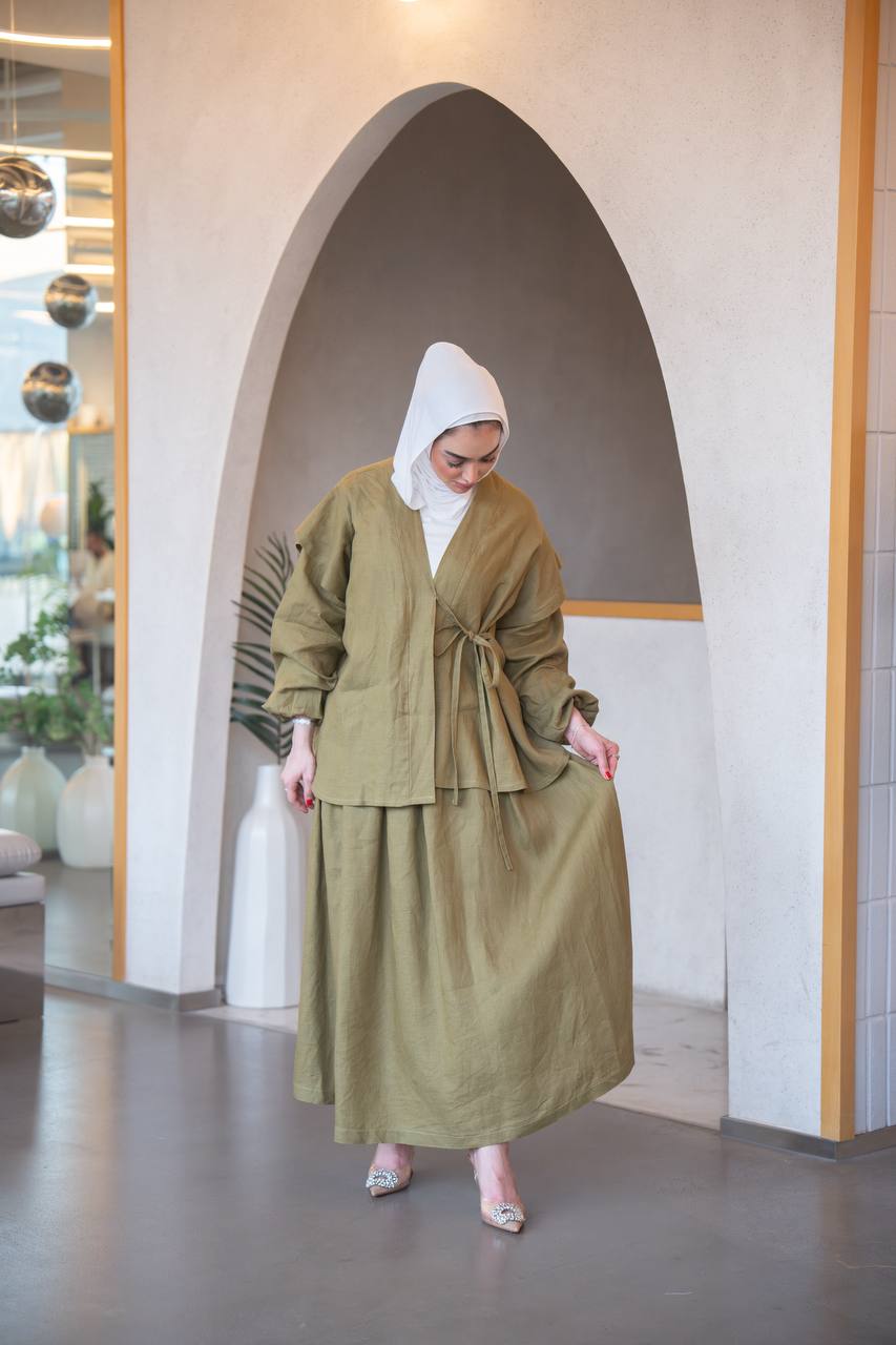 Skirt with blouse in olive color made of natural linen. C:J1040