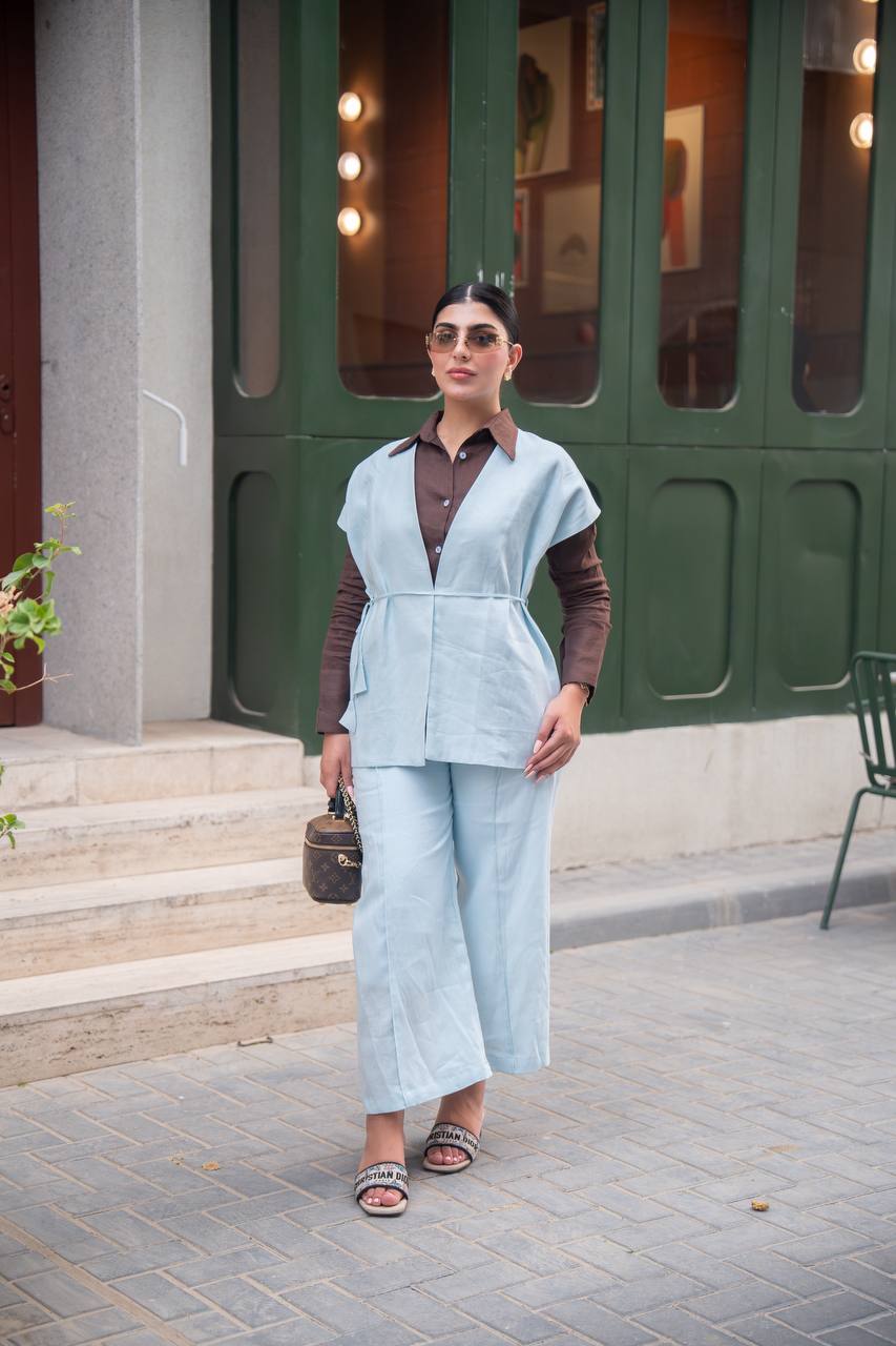 Linen set consisting of a vest and pants in light blue with a brown shirt.C:J1043 Blue