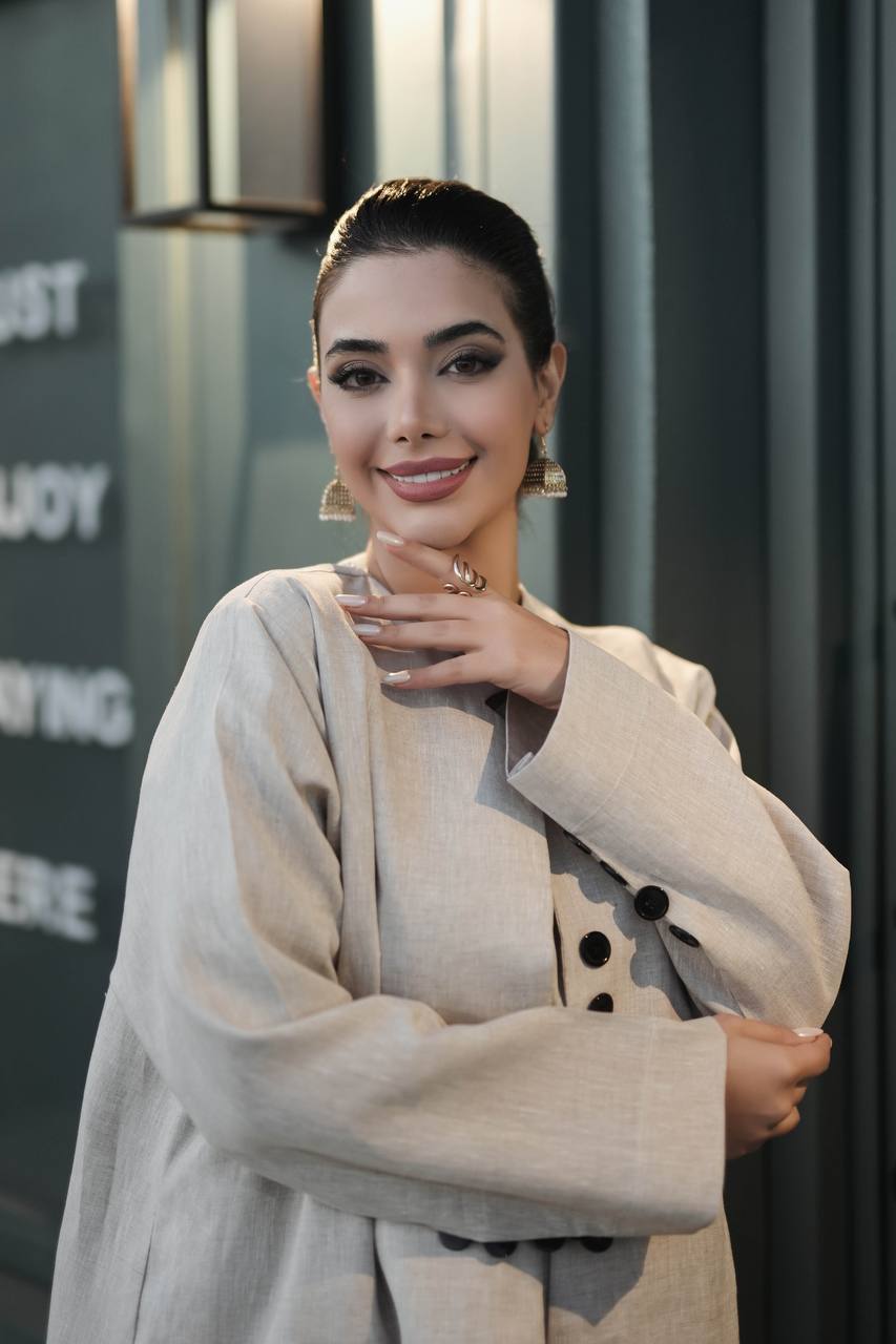 طقم فيست مع طقم داخلي باللون البيج ، بخام لينن الطبيعي C:j1021 Beige