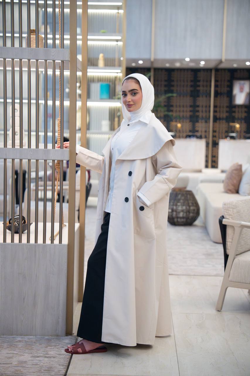ترنش كوت انيق باللون البيج الفاتح