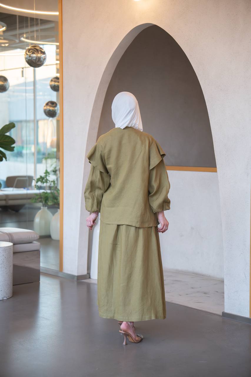 Skirt with blouse in olive color made of natural linen. C:J1040