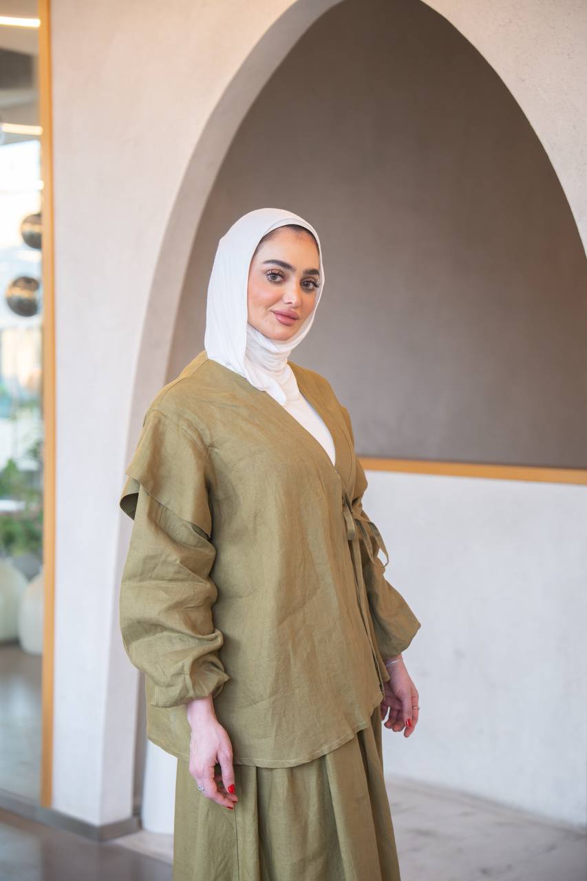 Skirt with blouse in olive color made of natural linen. C:J1040