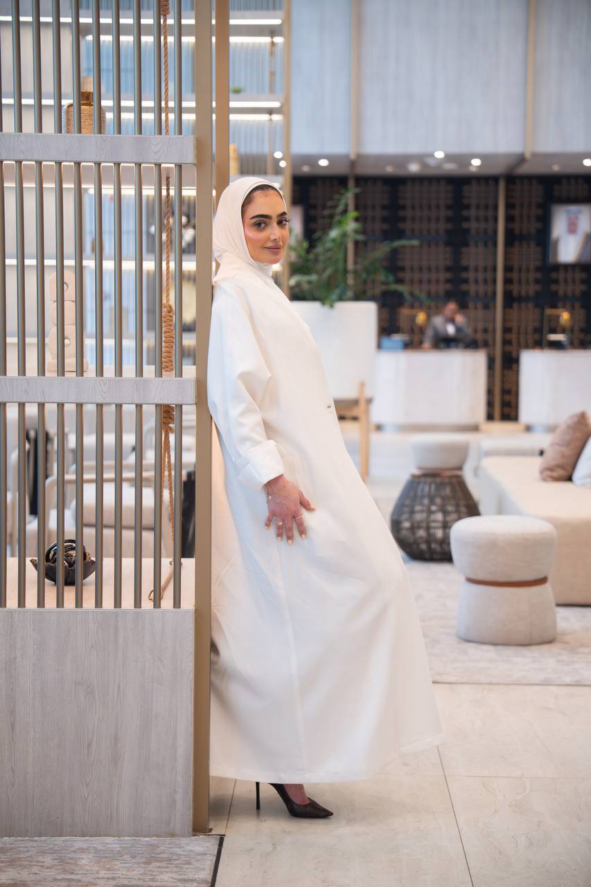 White trench coat made of premium linen. C:j1054 white