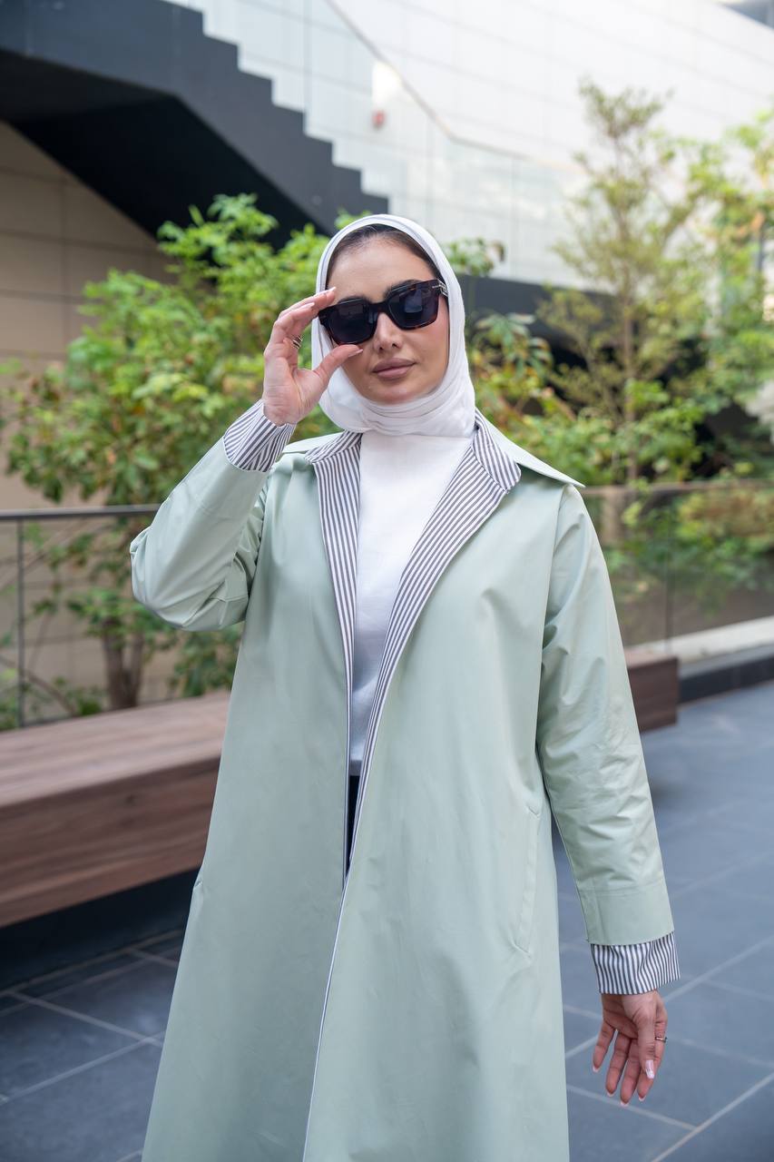 Light pistachio trench coat with blouse and pants.C:J1056 Set