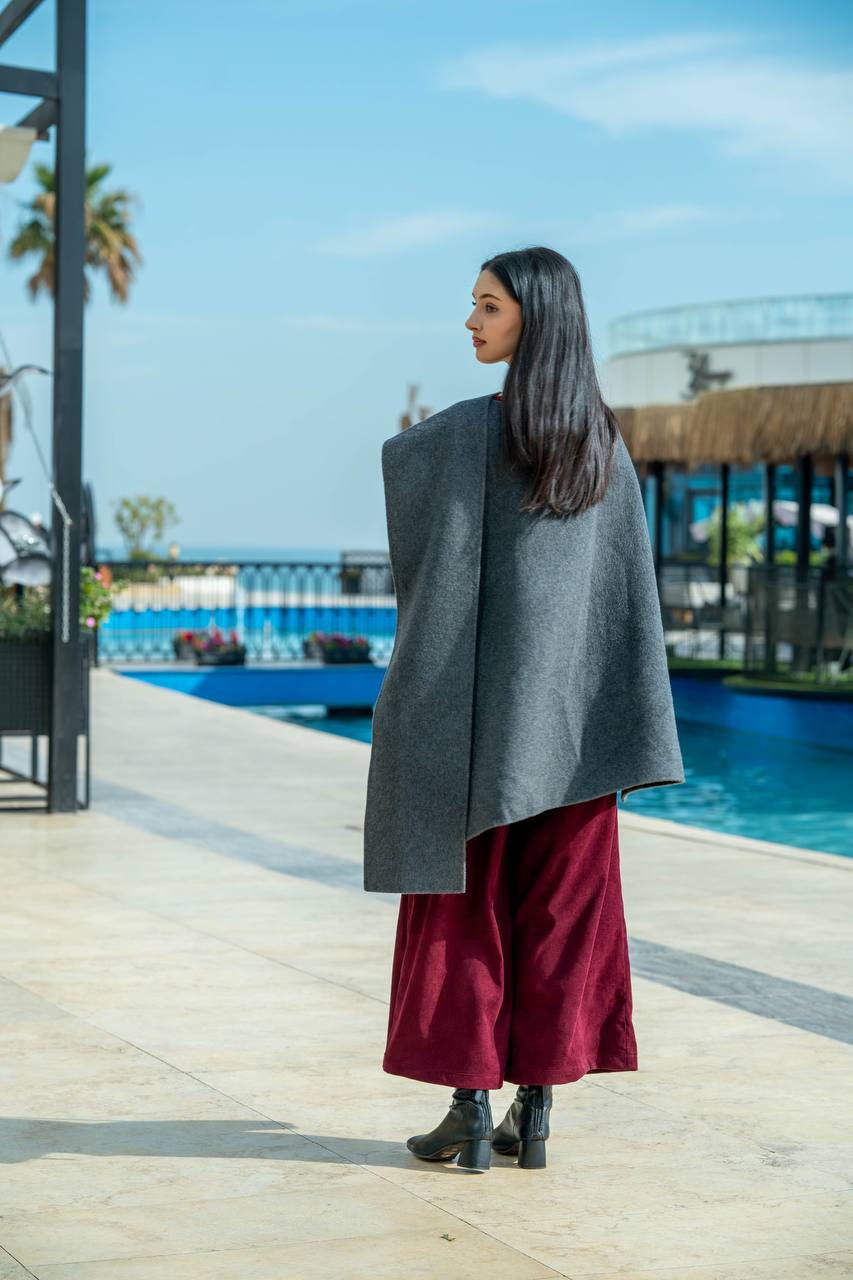 Shawl Grey color C:J2730 Gray