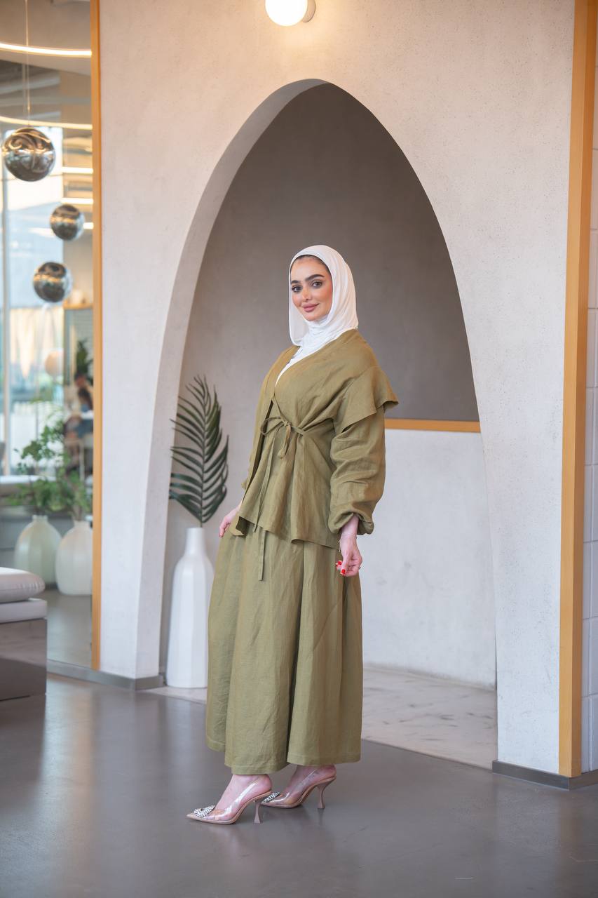 Skirt with blouse in olive color made of natural linen. C:J1040