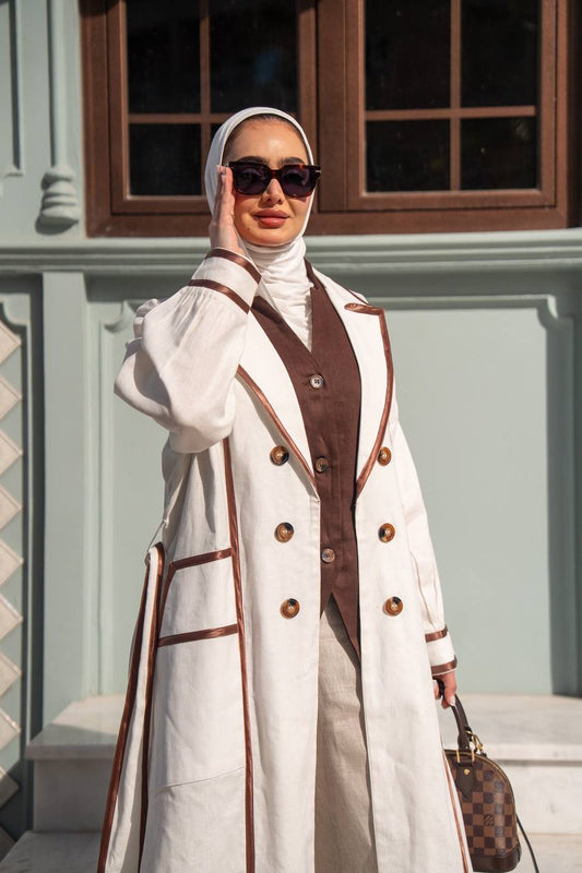 Light beige linen trench coat. C:1087