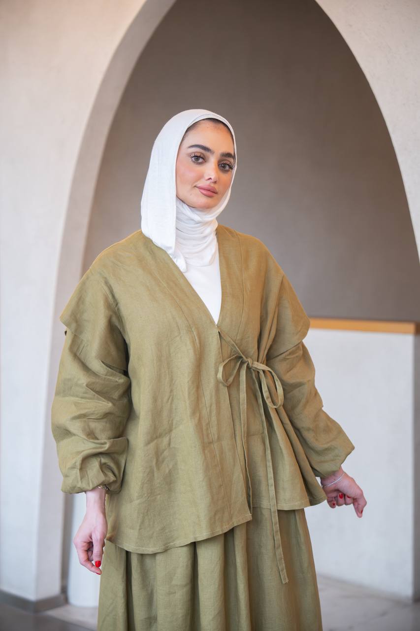 Skirt with blouse in olive color made of natural linen. C:J1040