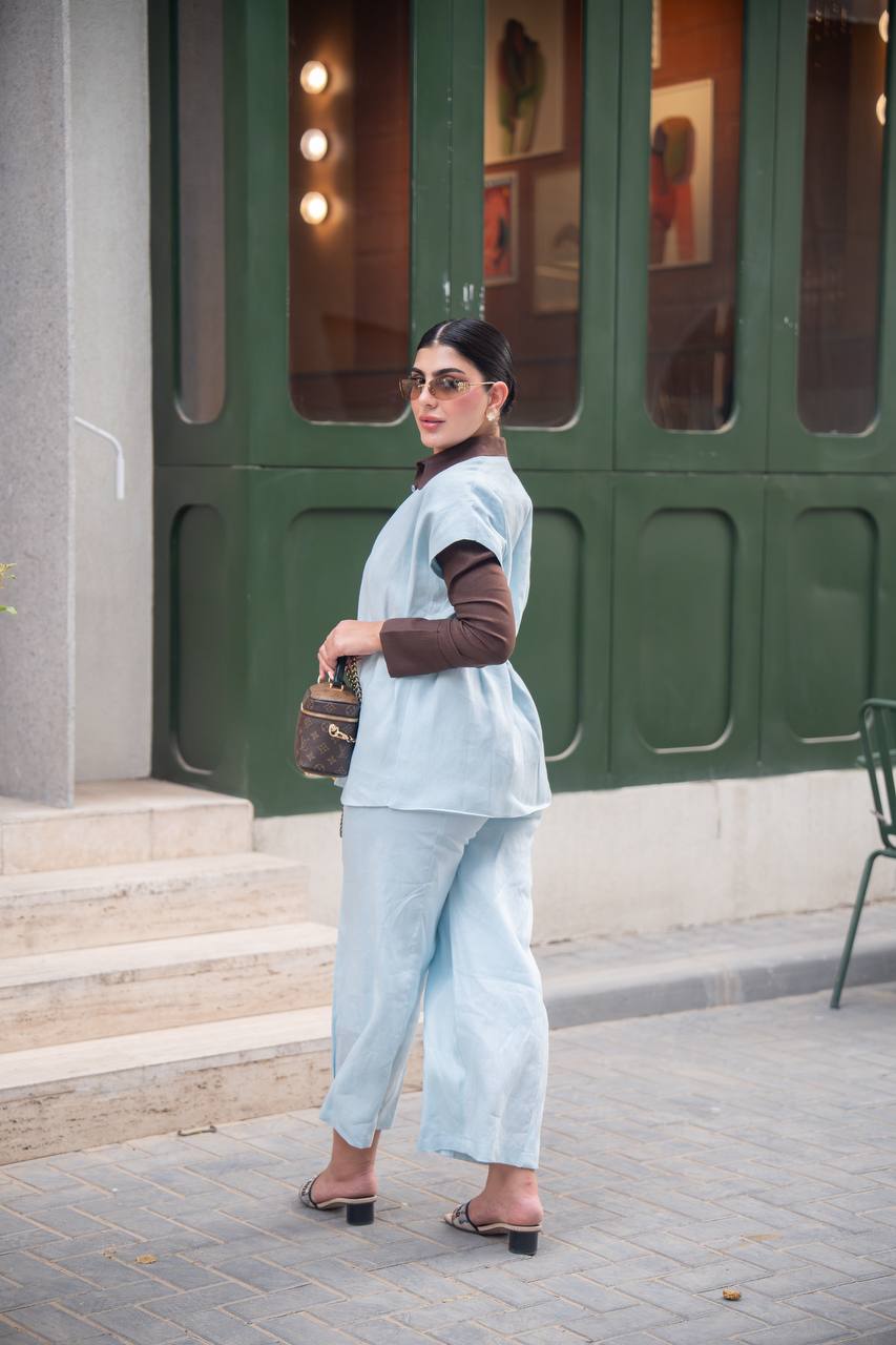 Linen set consisting of a vest and pants in light blue with a brown shirt.C:J1043 Blue