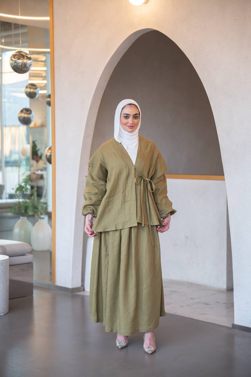 Skirt with blouse in olive color made of natural linen. C:J1040