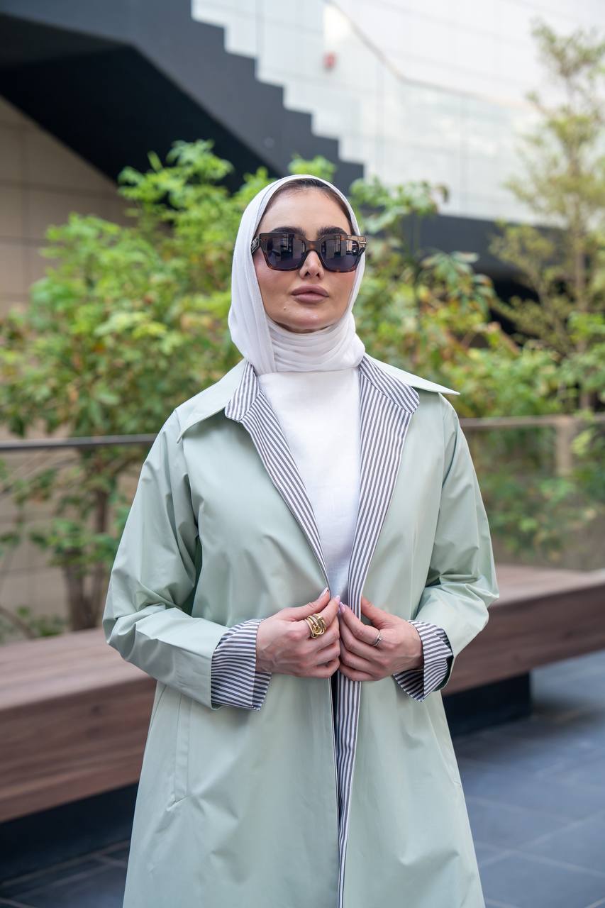 Light pistachio trench coat with blouse and pants.C:J1056 Set