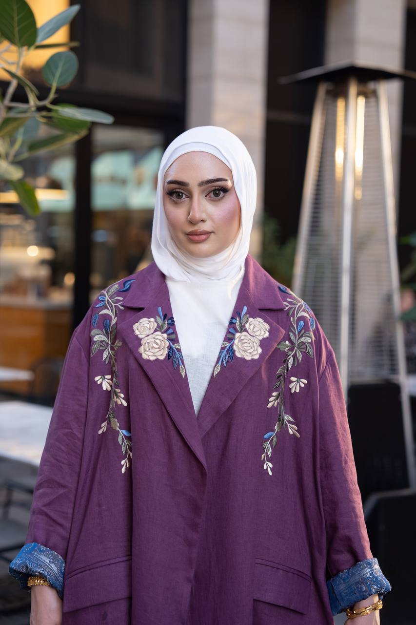 Purple linen blazer with embroidery. C:1094