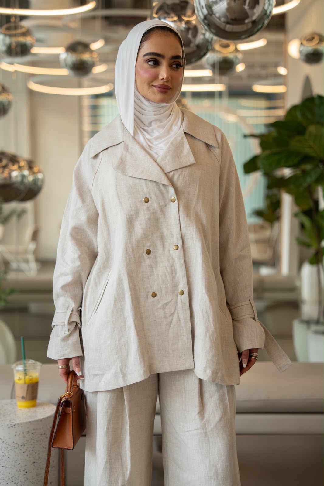 Shirt and pants set, linen in beige.C:1105