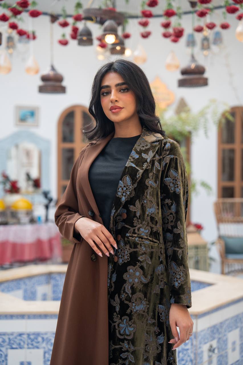 Brown velvet blazer with a floral print and crepe . C:j1085