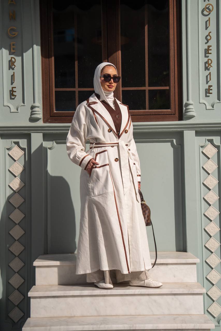 Light beige linen trench coat. C:1087