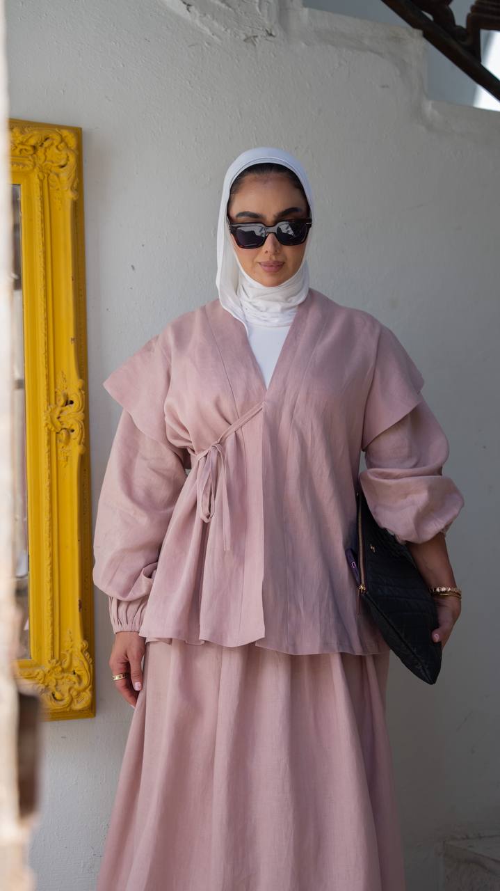 Blouse with skirt, linen in pink
.C:1101