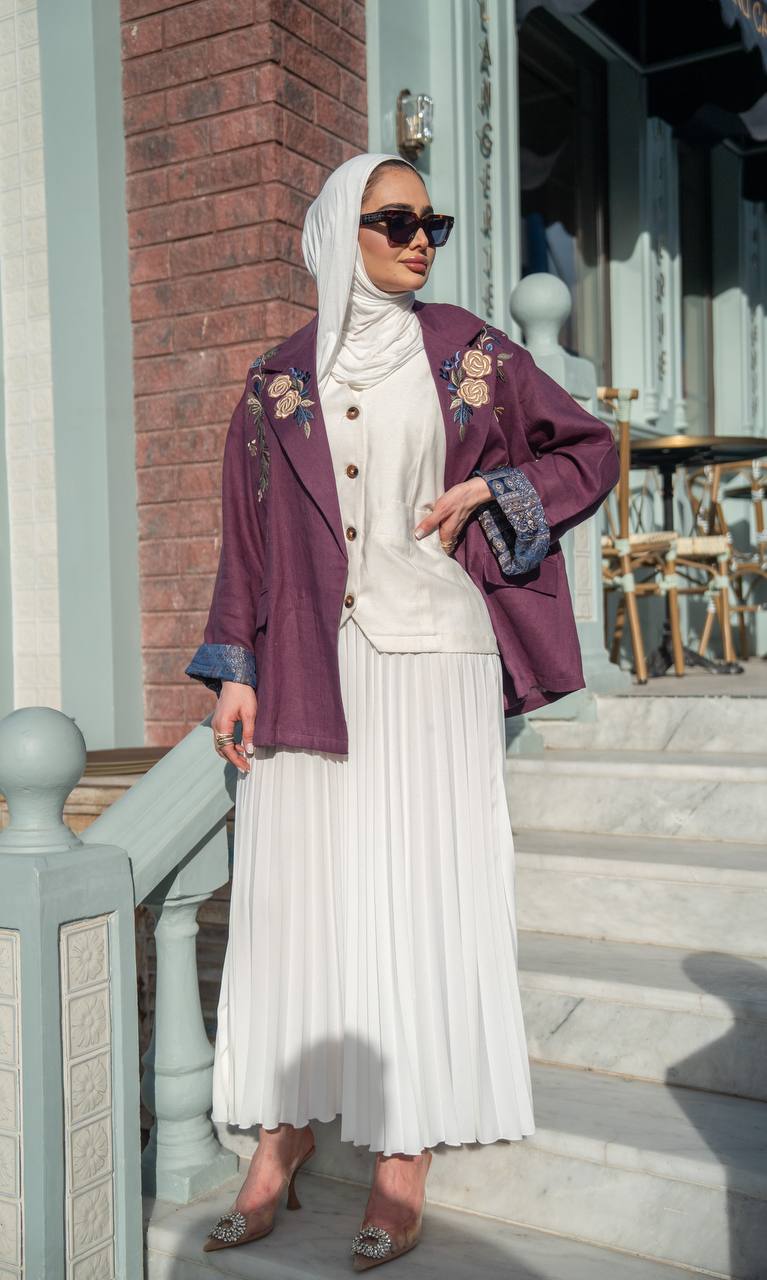 Burgundy linen blazer with embroidery. (Blazer only) C:1090