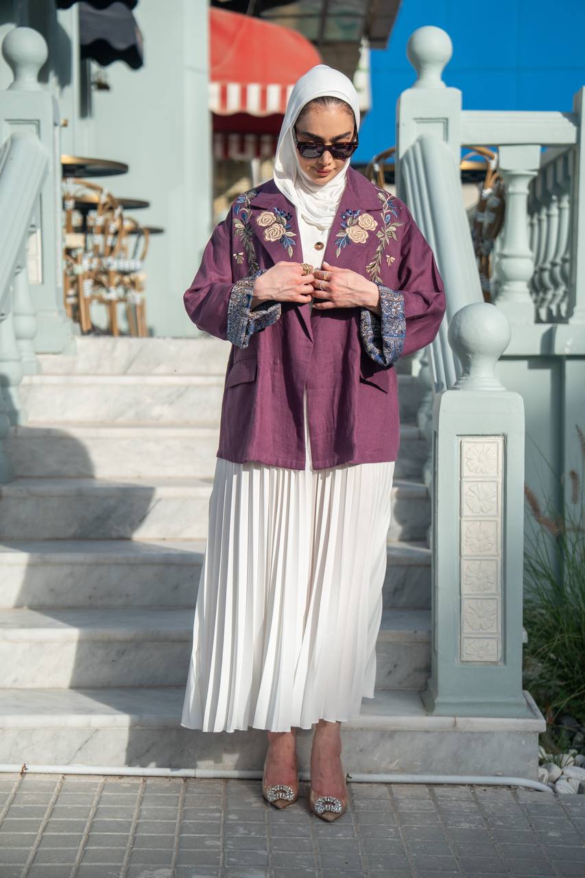 Burgundy linen blazer with embroidery. (Blazer only) C:1090