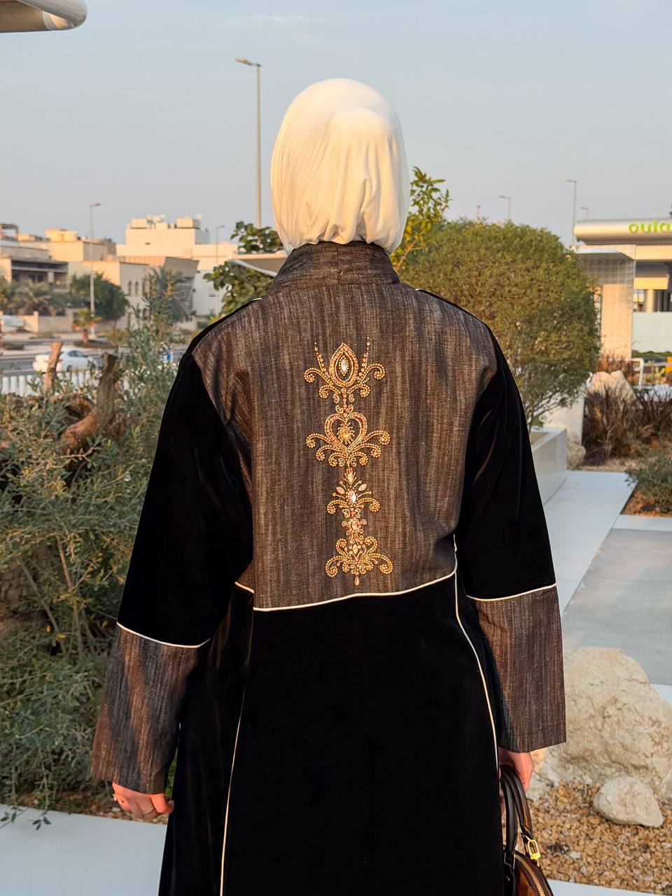 Trench coat made of velvet and denim with hand embroidery. C:J1070
