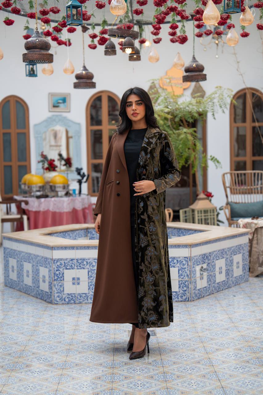 Brown velvet blazer with a floral print and crepe . C:j1085