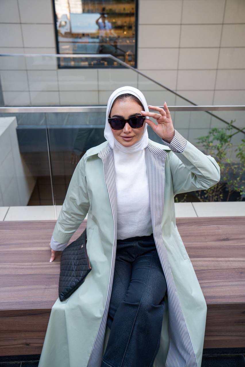 Light pistachio trench coat with blouse and pants.C:J1056 Set