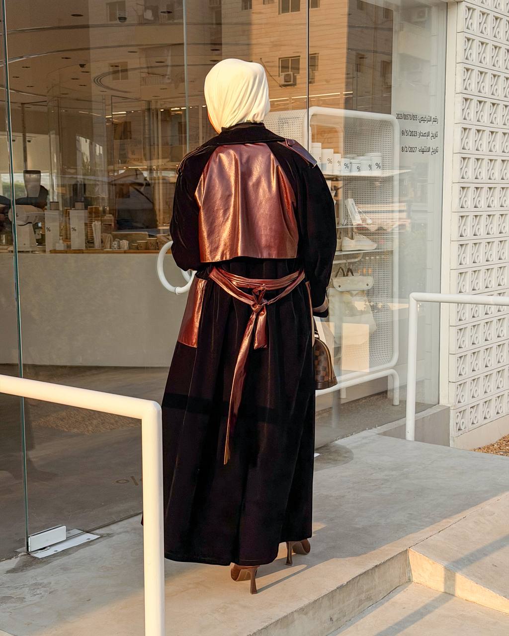 Velvet trench coat with leather. C:J1069