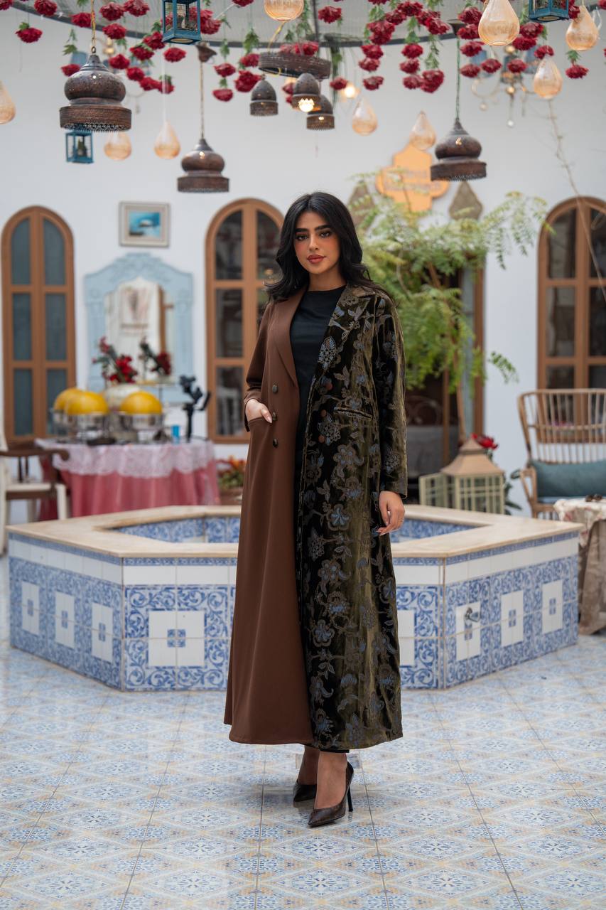 Brown velvet blazer with a floral print and crepe . C:j1085