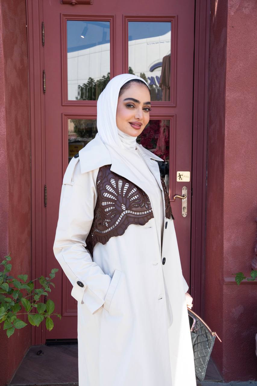 white trench coat. C:J1086