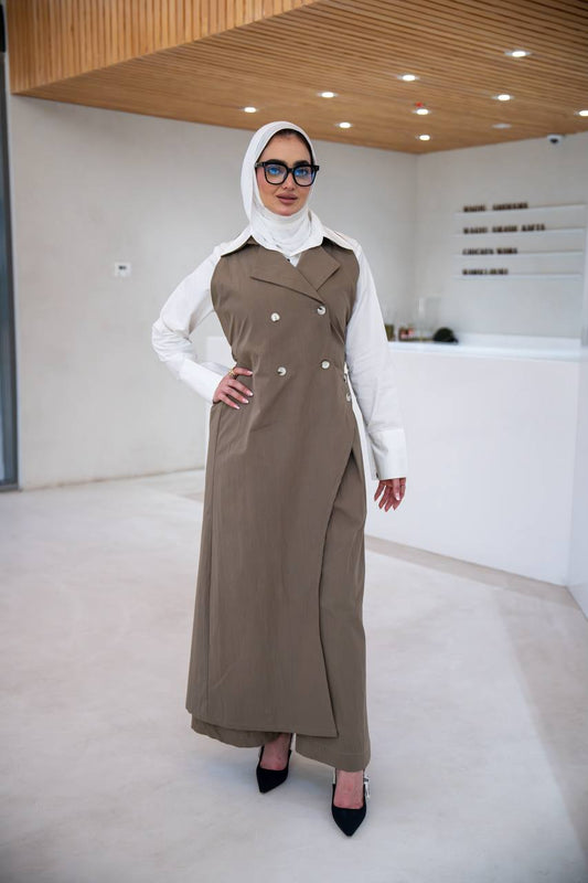 Jacket, shirt and pants set. C:J1058