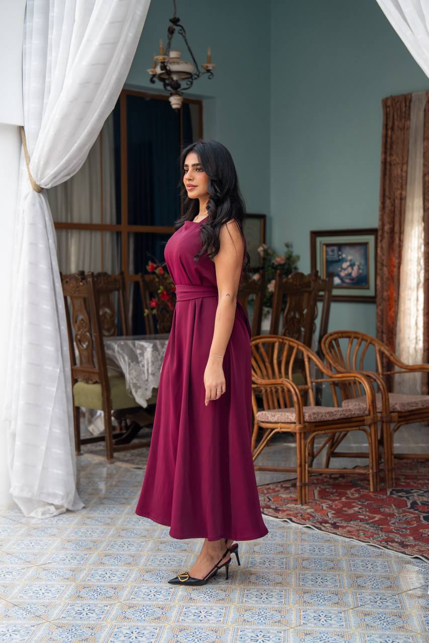 Burgundy crepe dress. C:J100