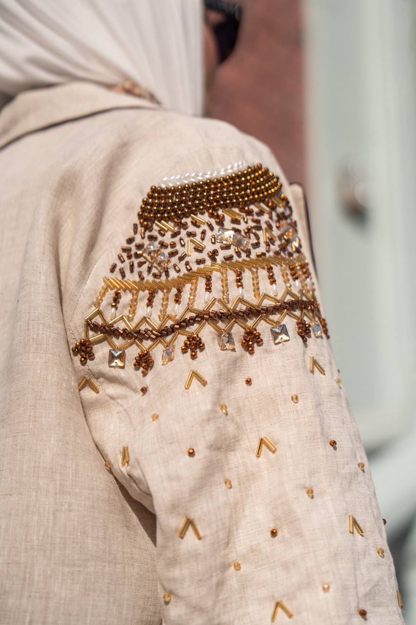 Blazer set with blouse and trousers, linen in beige.C:1088