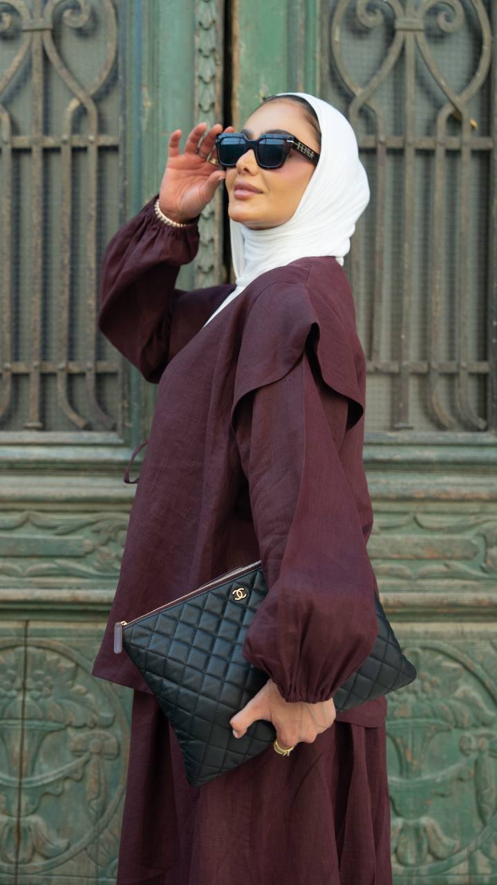 Blouse and skirt set, linen in brown. C:1101