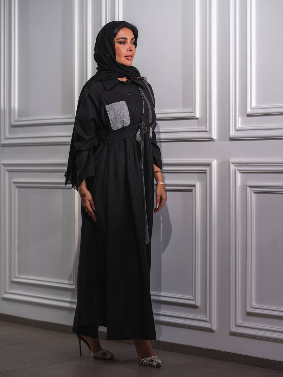 عبايه بخام لينن باللون الاسود