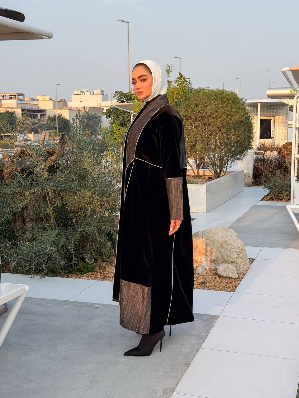 Trench coat made of velvet and denim with hand embroidery. C:J1070
