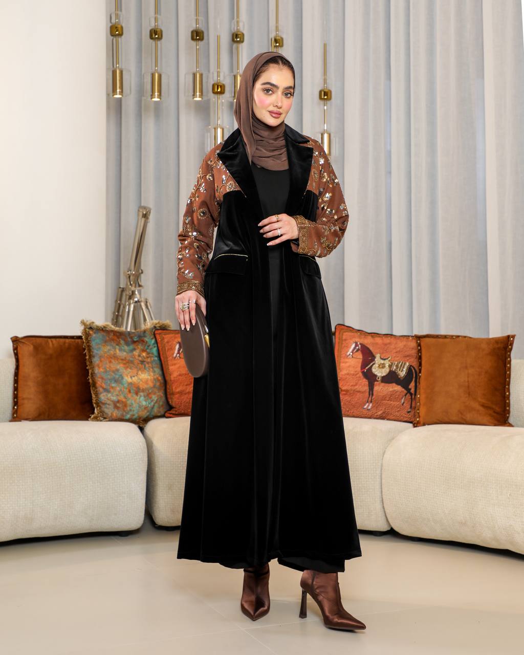 Black velvet blazer with embroidered crepe. C:J1073