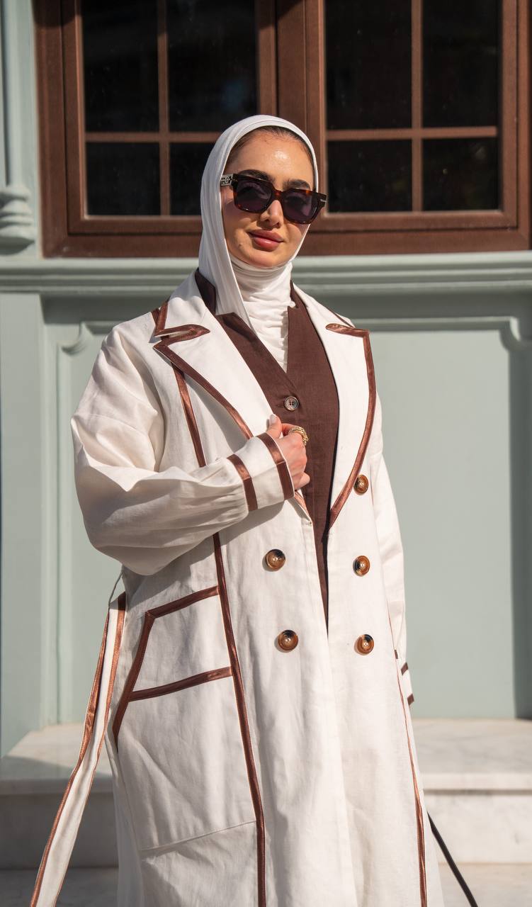 Light beige linen trench coat. C:1087