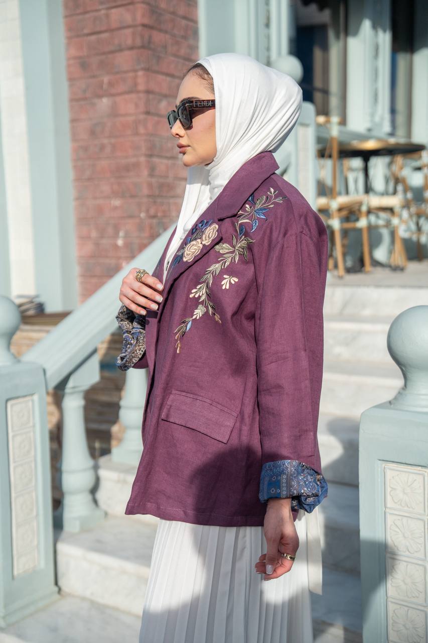 Burgundy linen blazer with embroidery. (Blazer only) C:1090