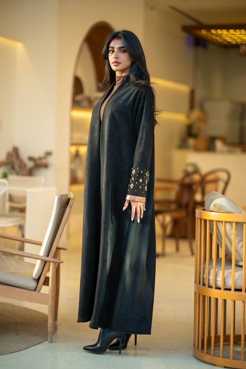 عبايه مع شال شامواه باللون الاسود C:J1028