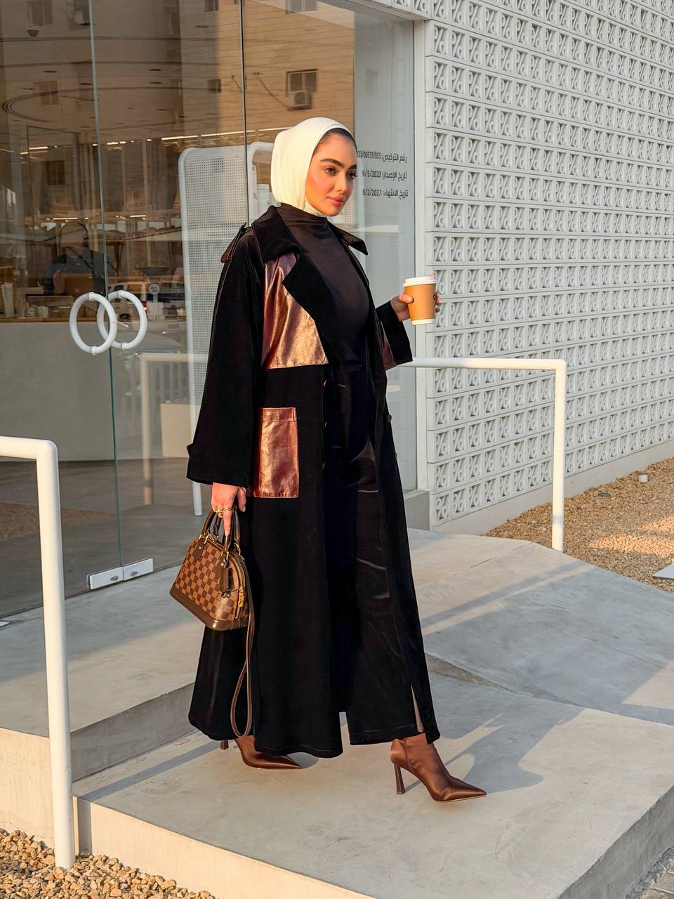 Velvet trench coat with leather. C:J1069