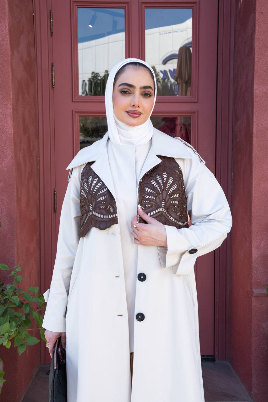 white trench coat. C:J1086