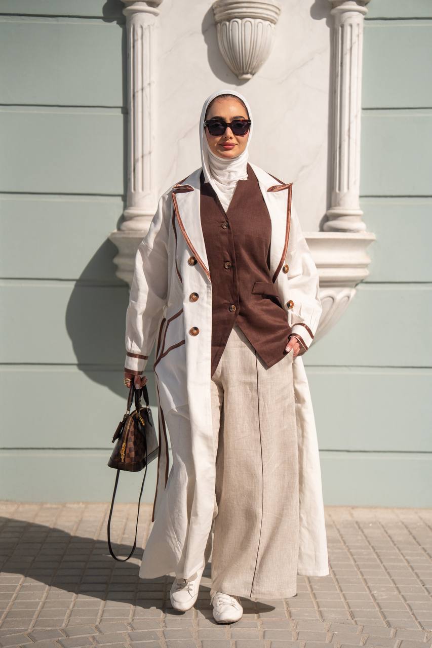 Light beige linen trench coat. C:1087
