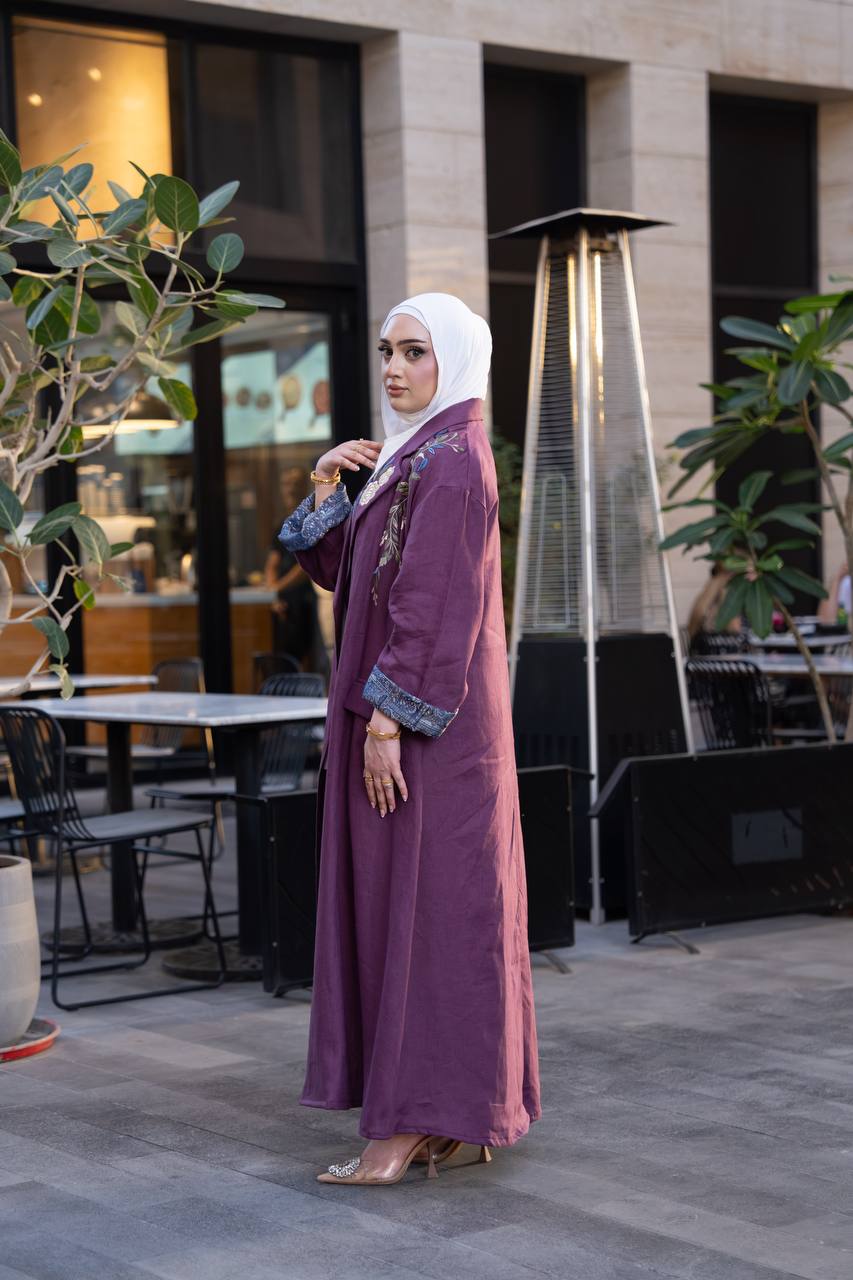 Purple linen blazer with embroidery. C:1094