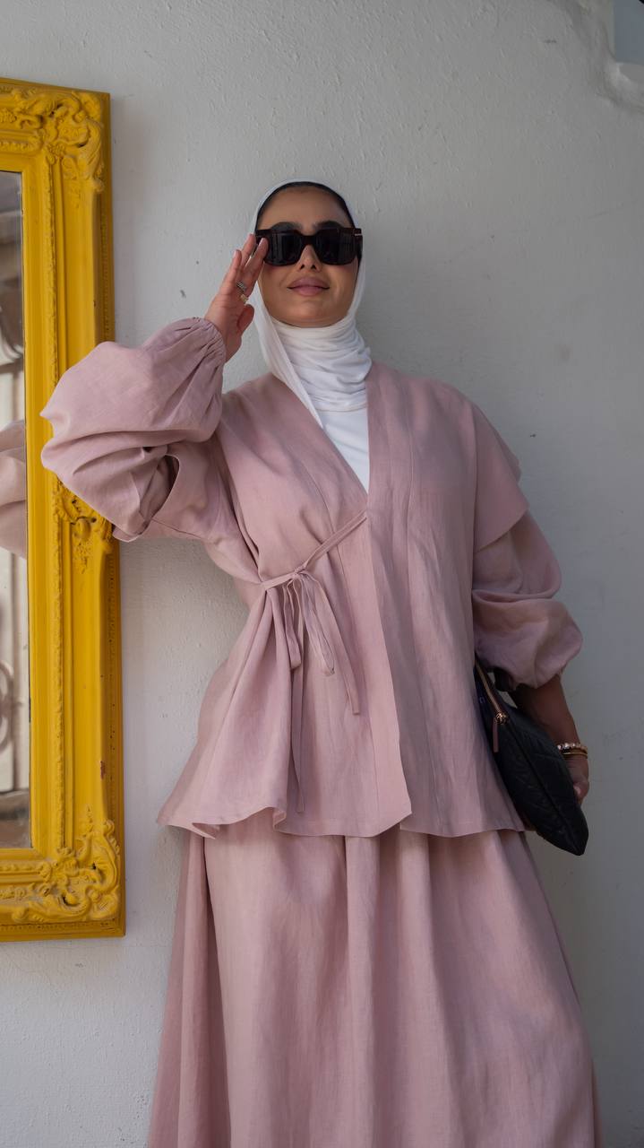 Blouse with skirt, linen in pink
.C:1101