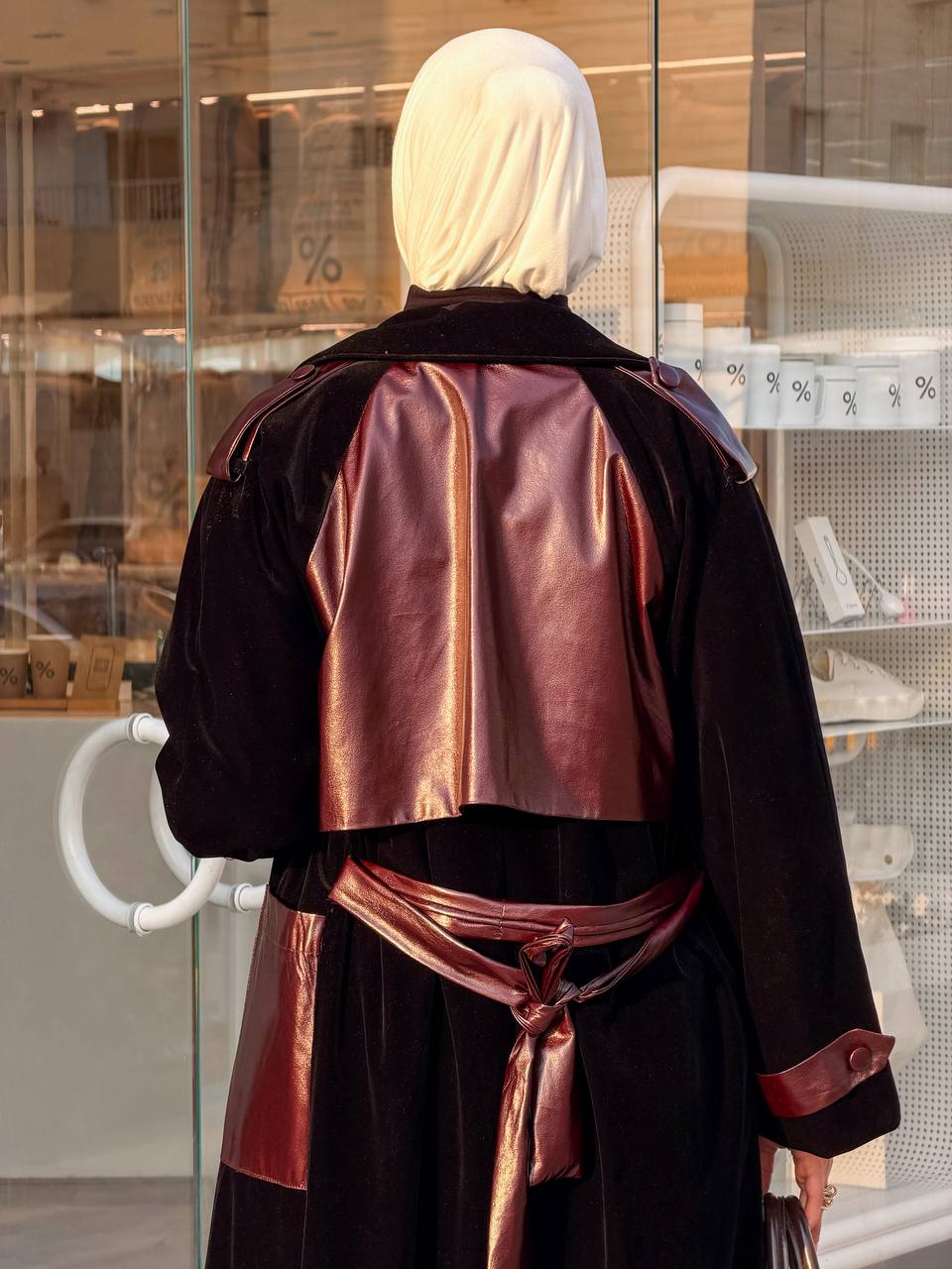 Velvet trench coat with leather. C:J1069