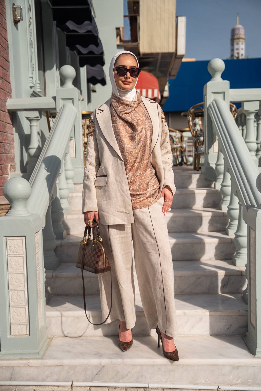 Blazer set with blouse and trousers, linen in beige.C:1088