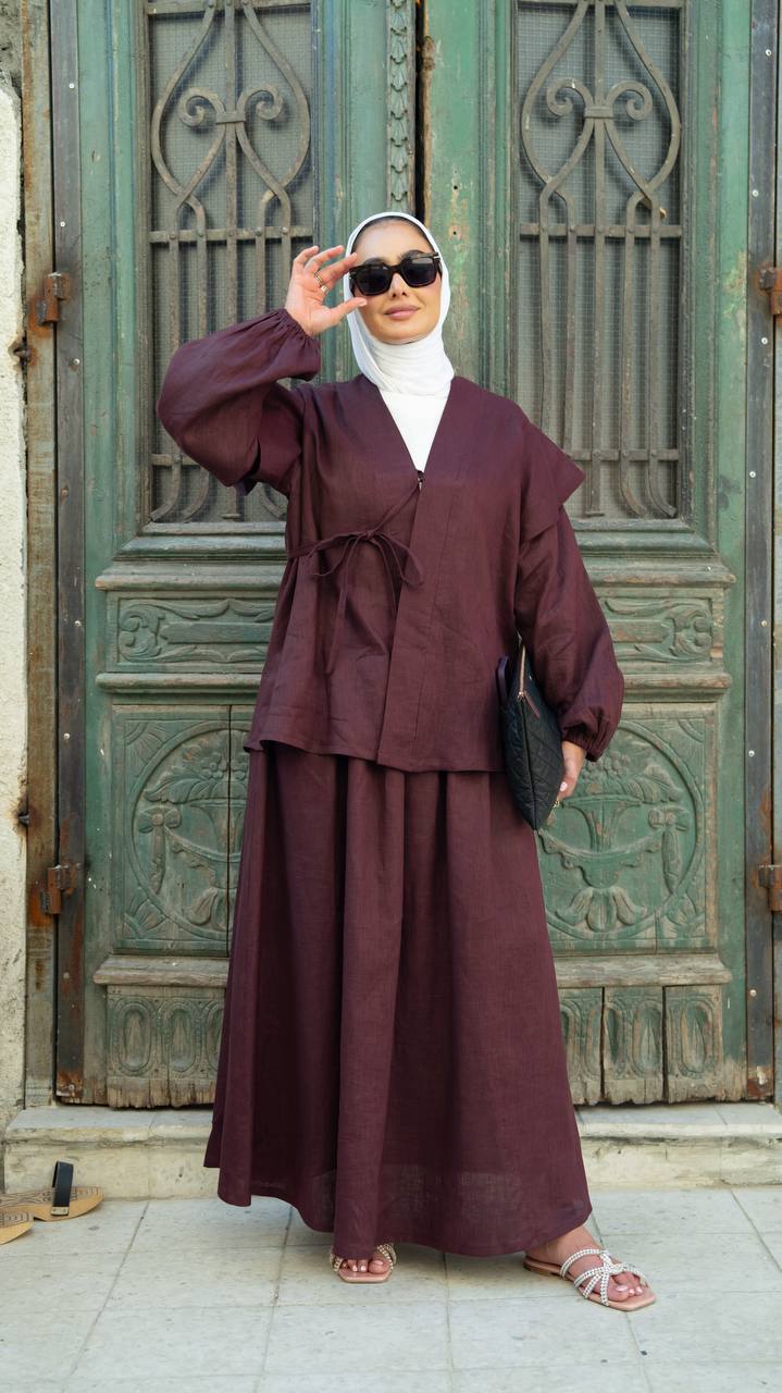 Blouse and skirt set, linen in brown. C:1101