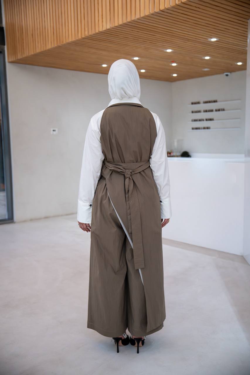Jacket, shirt and pants set. C:J1058