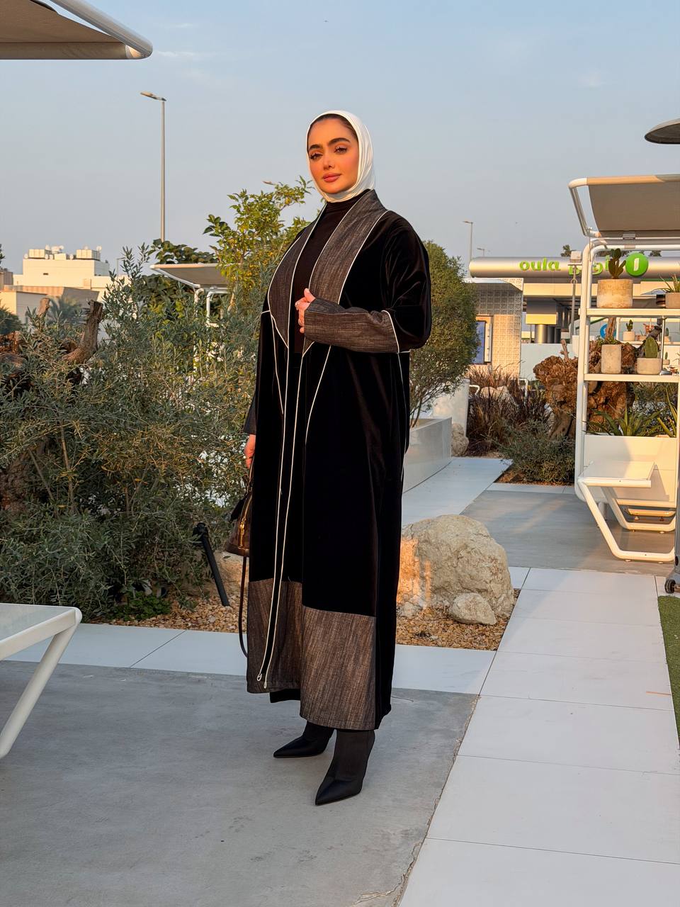 Trench coat made of velvet and denim with hand embroidery. C:J1070